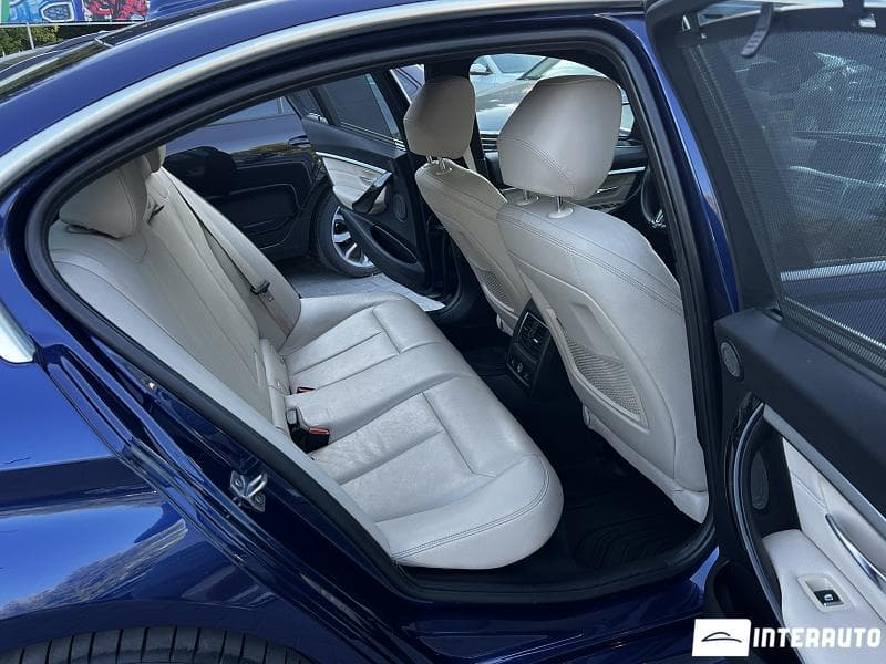 2017 BMW 330E — Miniatură 14