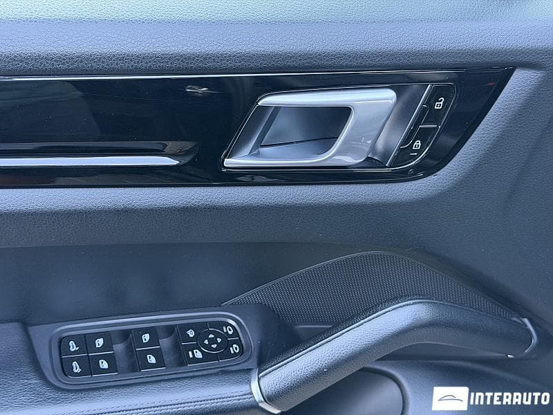 2019 Porsche Cayenne — Miniatură 15