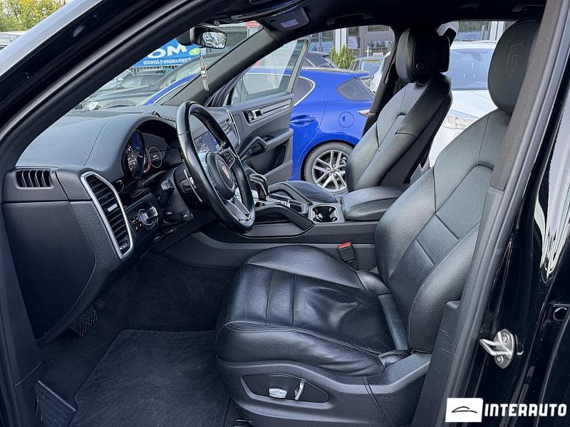2019 Porsche Cayenne — Miniatură 5