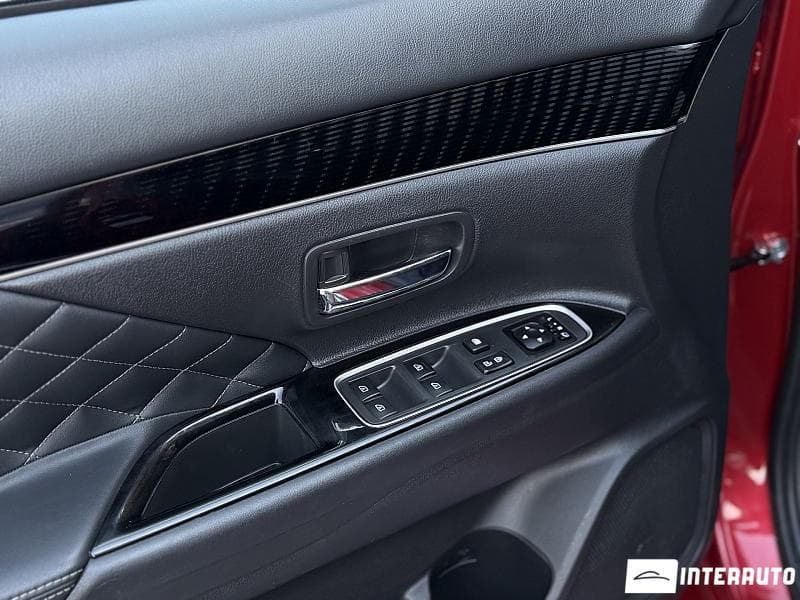 2019 Mitsubishi Outlander — Miniatură 7