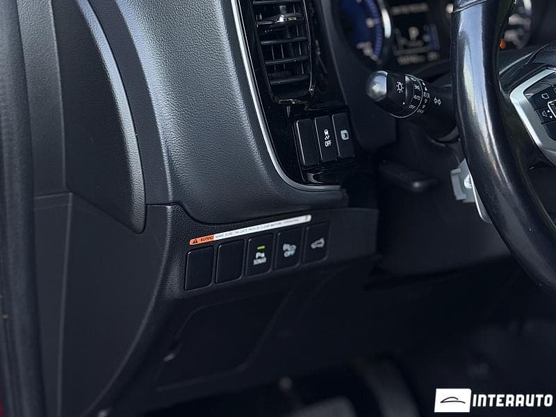 2019 Mitsubishi Outlander — Miniatură 18