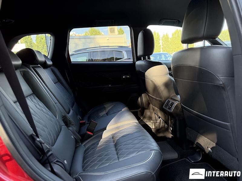 2019 Mitsubishi Outlander — Miniatură 19