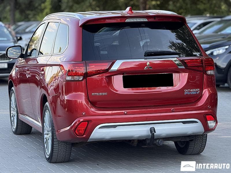 2019 Mitsubishi Outlander — Miniatură 2