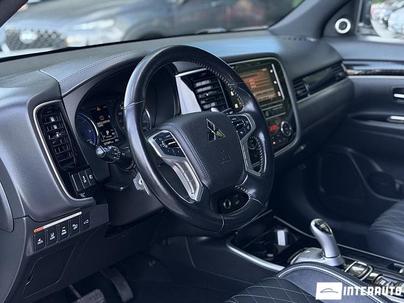2019 Mitsubishi Outlander — Miniatură 12