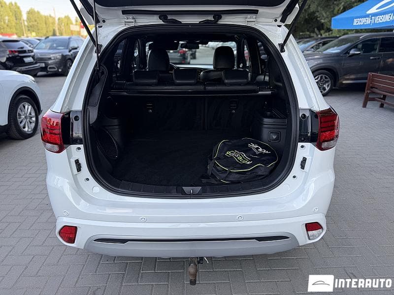2019 Mitsubishi Outlander — Miniatură 5