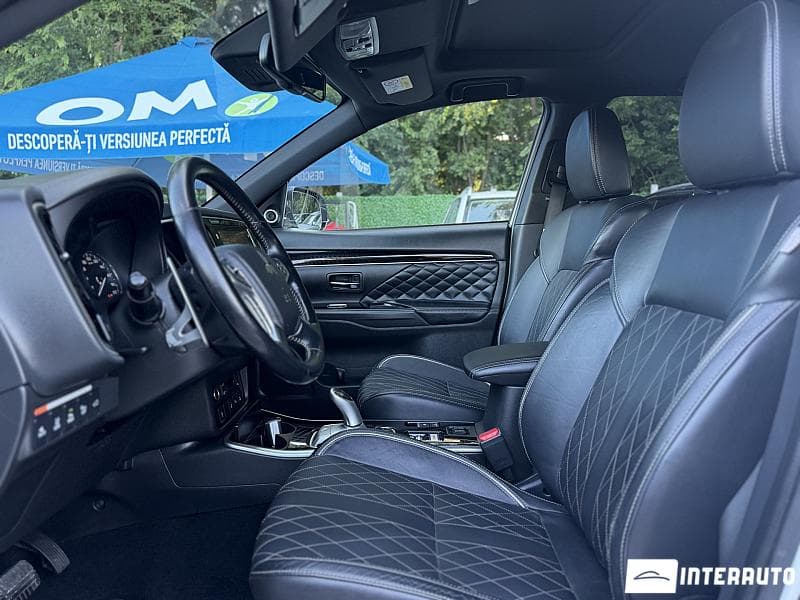 2019 Mitsubishi Outlander — Miniatură 10