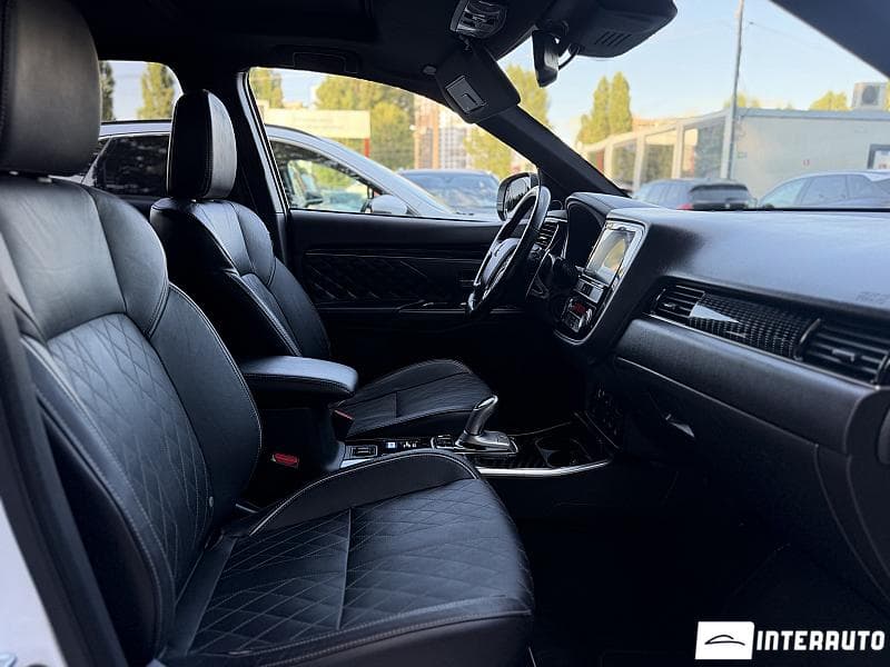 2019 Mitsubishi Outlander — Miniatură 23