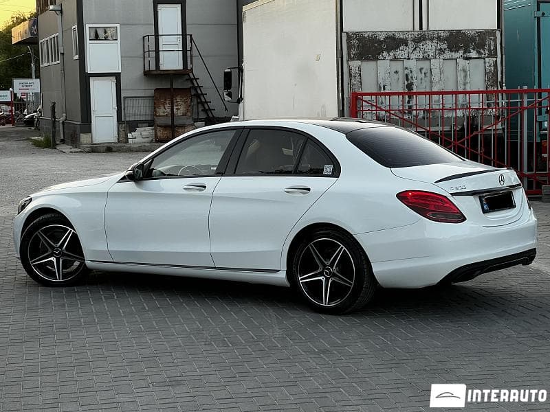 2016 Mercedes C 300 — Miniatură 3