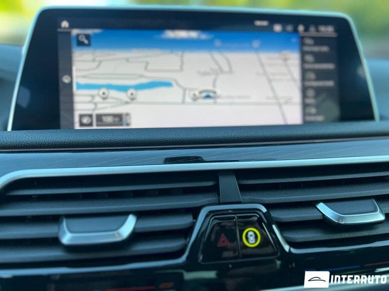 2019 BMW 745e — Miniatură 16