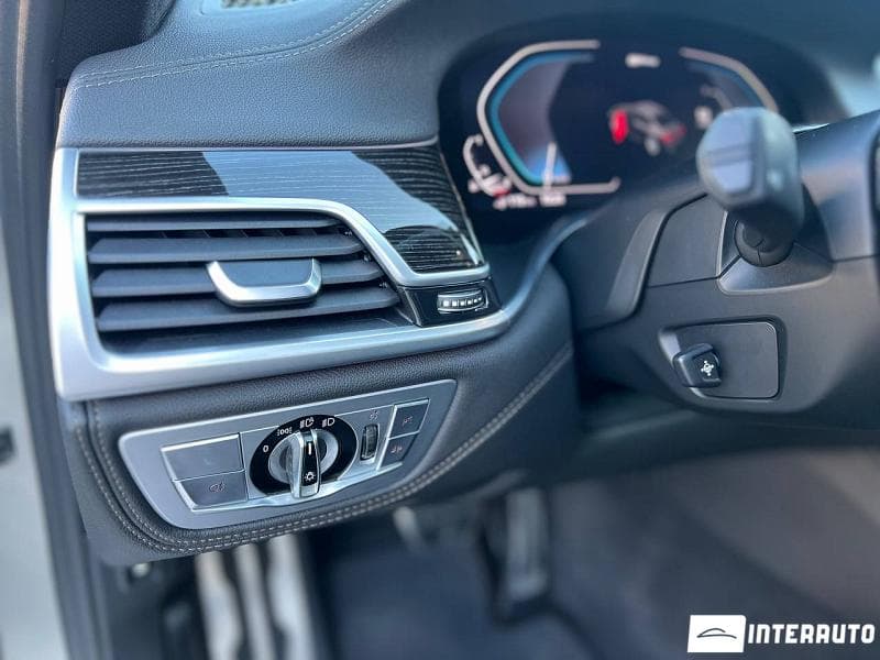 2019 BMW 745e — Miniatură 21