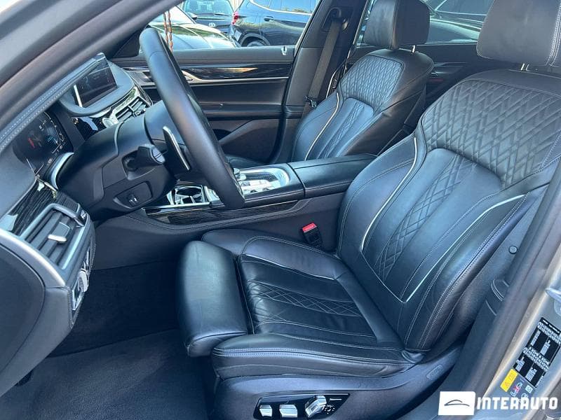2019 BMW 745e — Miniatură 8
