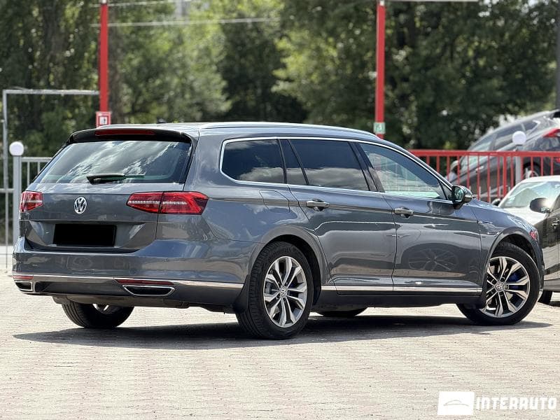 2016 Volkswagen Passat GTE — Miniatură 2