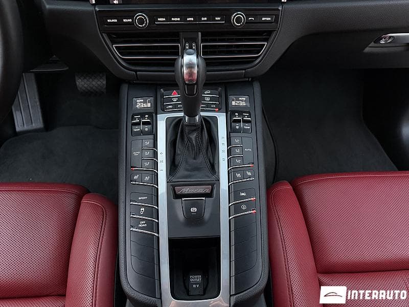 2021 Porsche Macan — Miniatură 12
