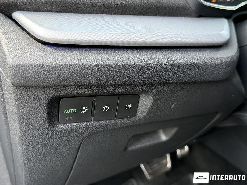 2020 Skoda Octavia — Miniatură 17