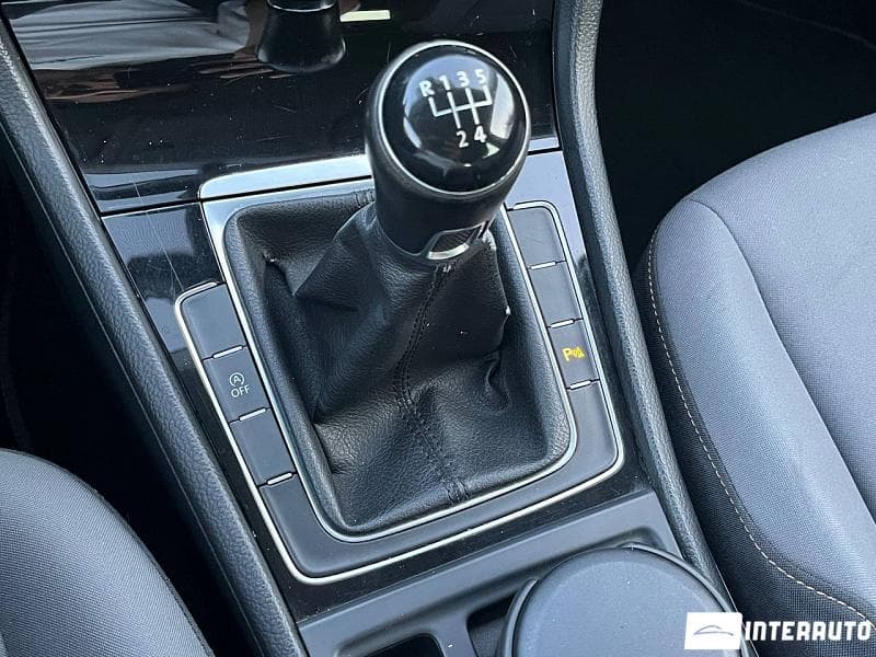 2016 Volkswagen Golf — Miniatură 17