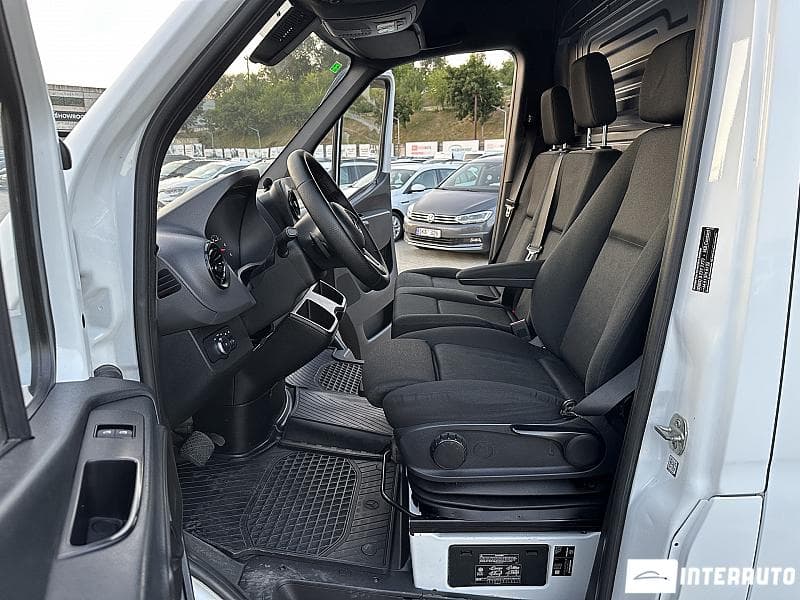 2021 Mercedes Sprinter — Miniatură 5