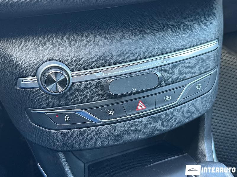 Peugeot 308 2019 — Миниатюра 14