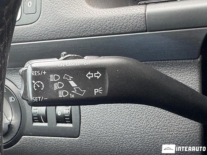 Volkswagen Touran 2011 — Миниатюра 9
