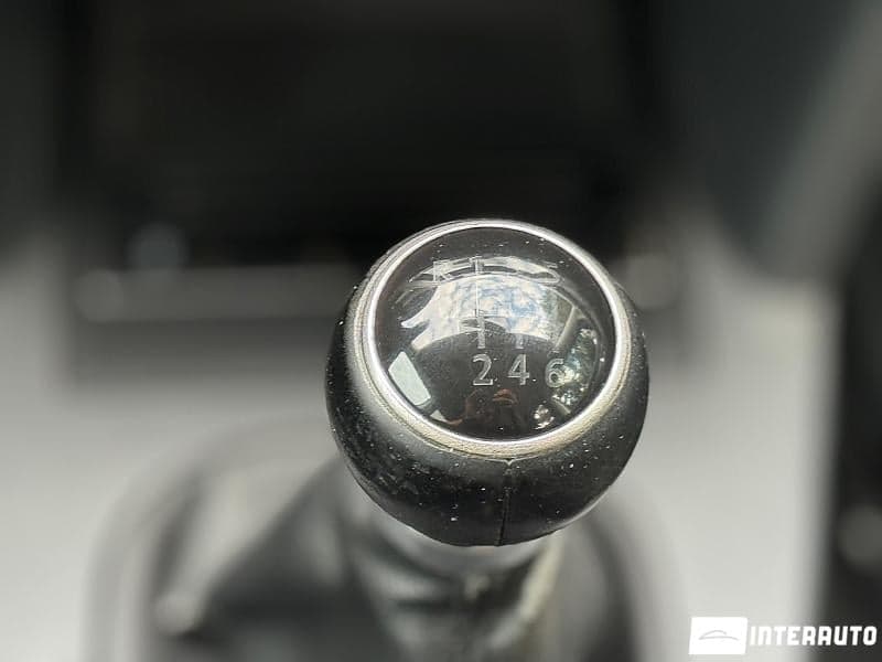 Volkswagen Touran 2011 — Миниатюра 15