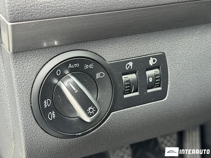 Volkswagen Touran 2011 — Миниатюра 8