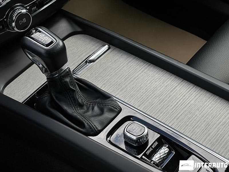 Volvo XC 60 2020 — Миниатюра 11
