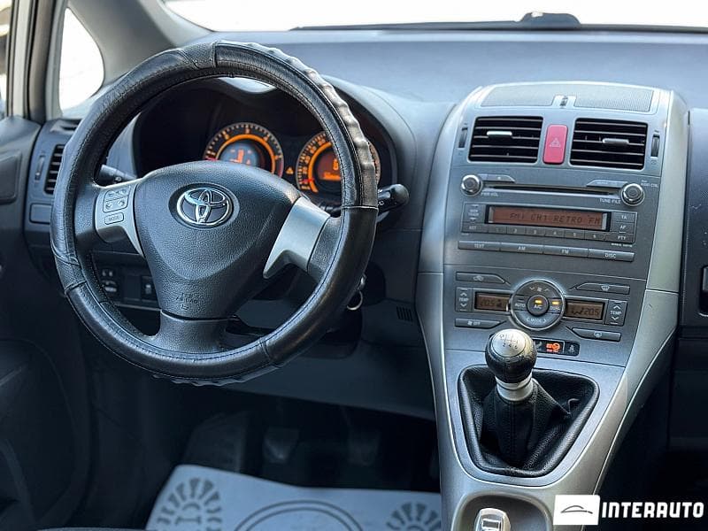 2009 Toyota Auris — Miniatură 8