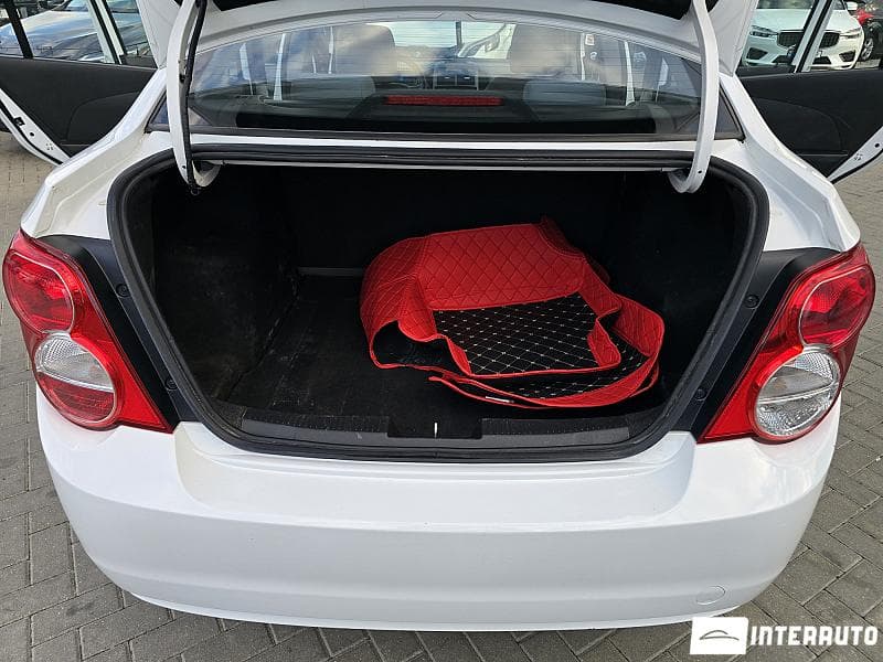 2015 Chevrolet Aveo — Miniatură 15