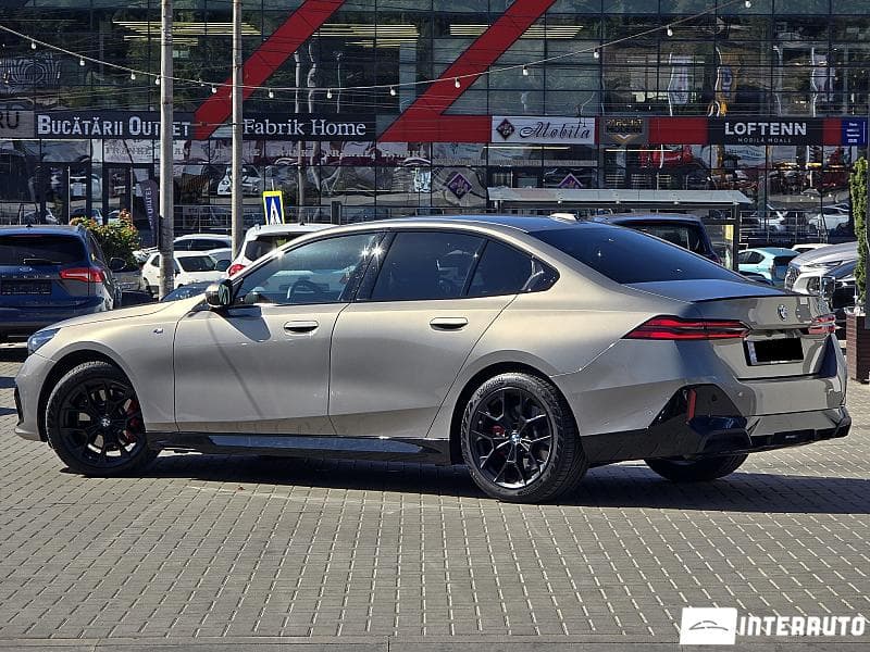 2024 BMW 520 — Miniatură 4