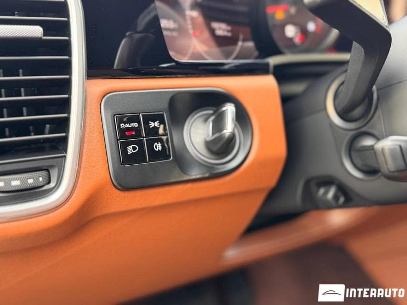 2018 Porsche Cayenne — Miniatură 19