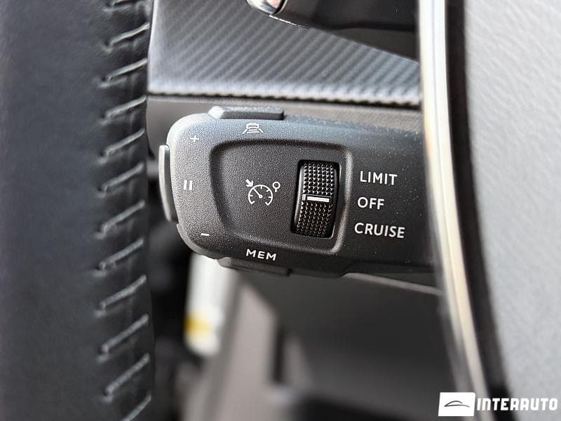 2020 Peugeot 2008 — Miniatură 10