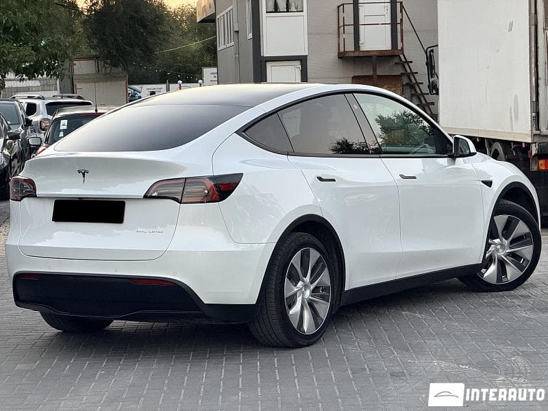 2021 Tesla Model Y — Miniatură 4