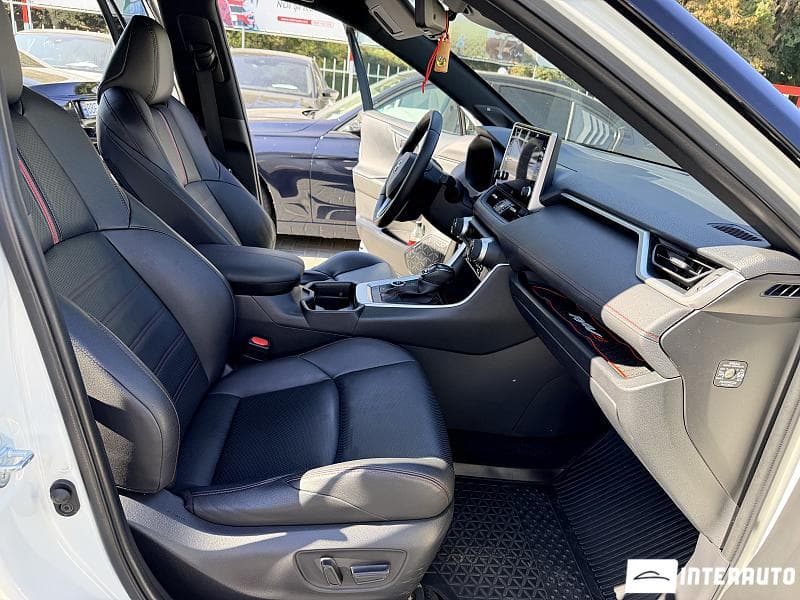 2020 Toyota Rav-4 — Miniatură 5