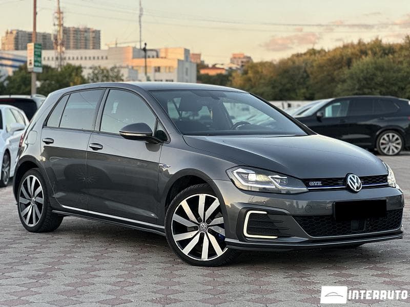 2018 Volkswagen Golf GTE — Miniatură 4