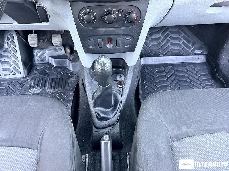 2013 Dacia Logan — Miniatură 13
