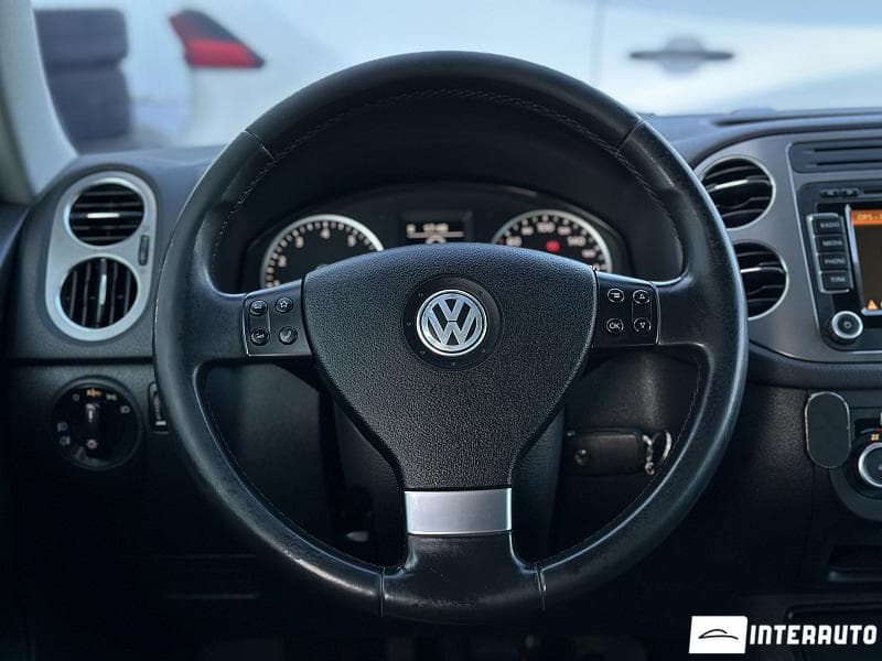 2010 Volkswagen Tiguan — Miniatură 10