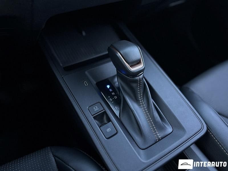 2025 Toyota Corolla Cross — Miniatură 16