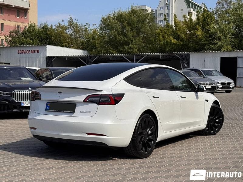 2021 Tesla Model 3 — Miniatură 4