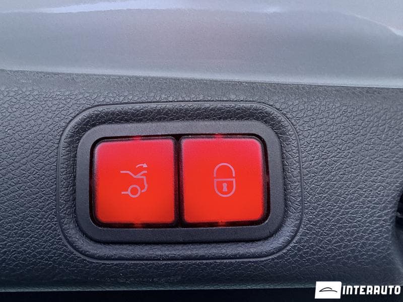 2016 Mercedes E 300 — Miniatură 19