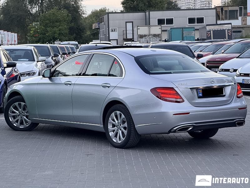 2016 Mercedes E 300 — Miniatură 2