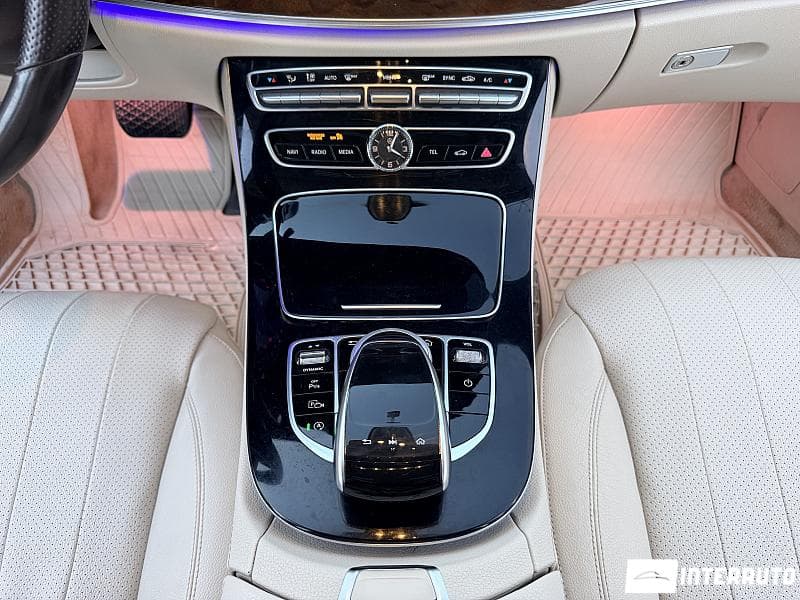 2016 Mercedes E 300 — Miniatură 12