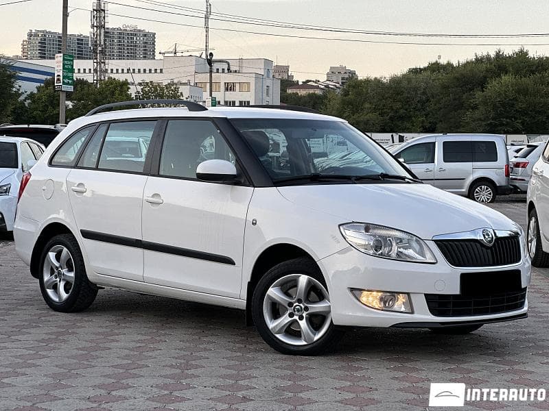 2010 Skoda Fabia — Miniatură 4