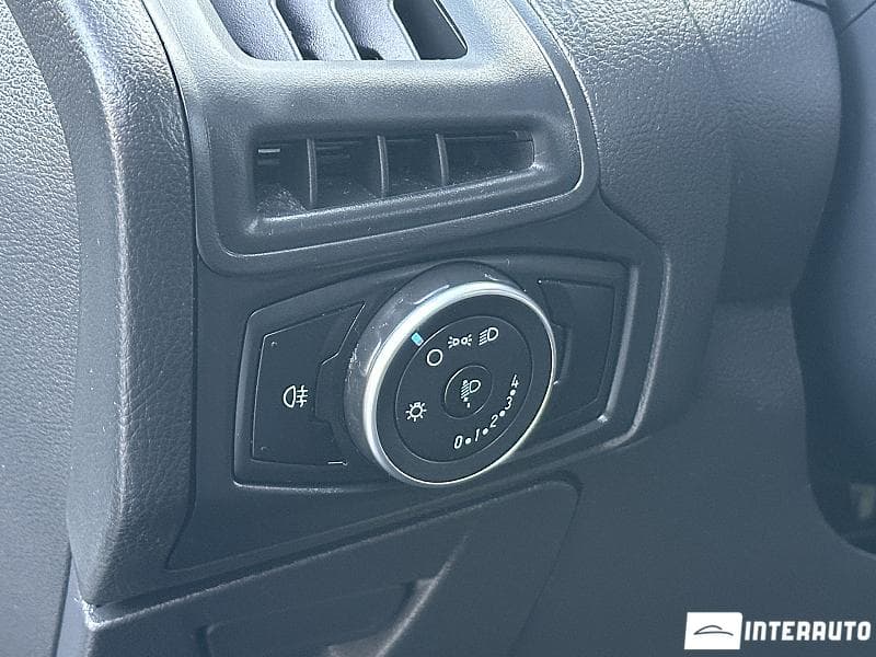 2017 Ford Focus — Miniatură 16