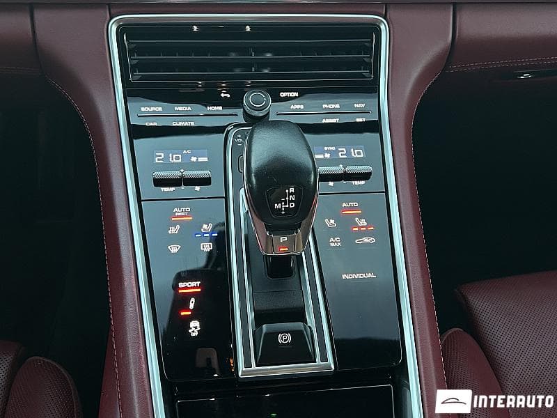 2022 Porsche Panamera 4 — Miniatură 18