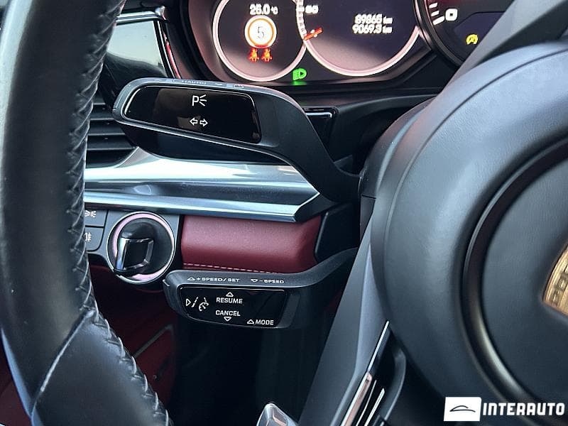 2022 Porsche Panamera 4 — Miniatură 10