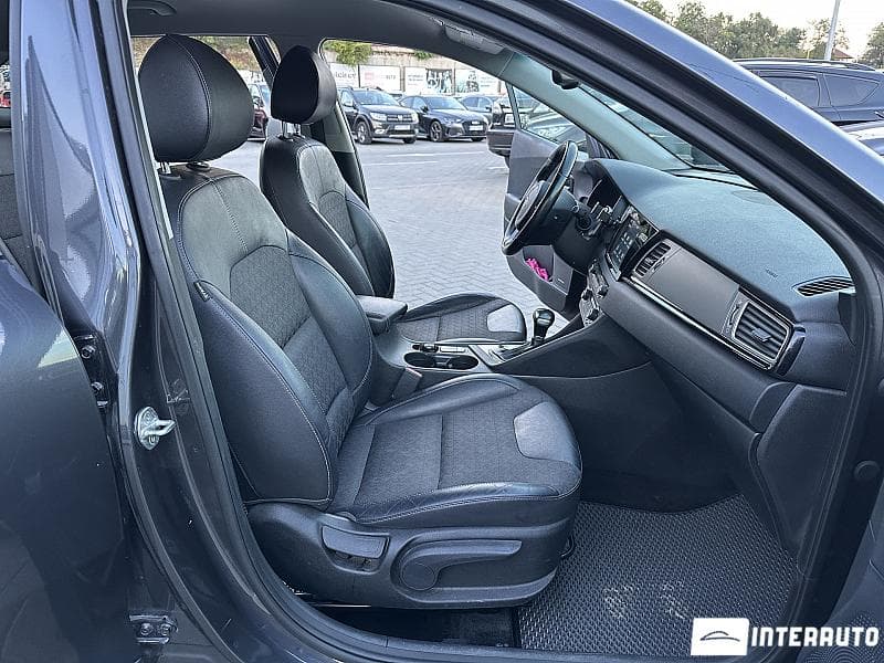 2017 Kia Niro — Miniatură 15