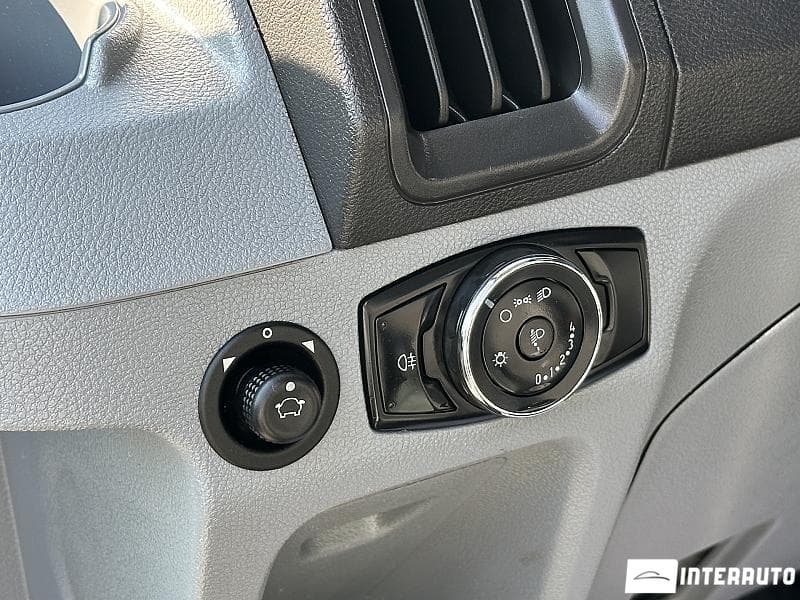 2015 Ford Transit — Miniatură 16