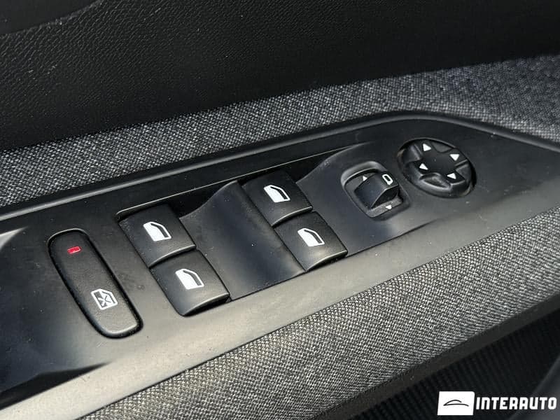 2018 Peugeot 5008 — Miniatură 6