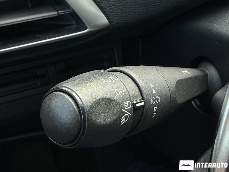 2018 Peugeot 5008 — Miniatură 9