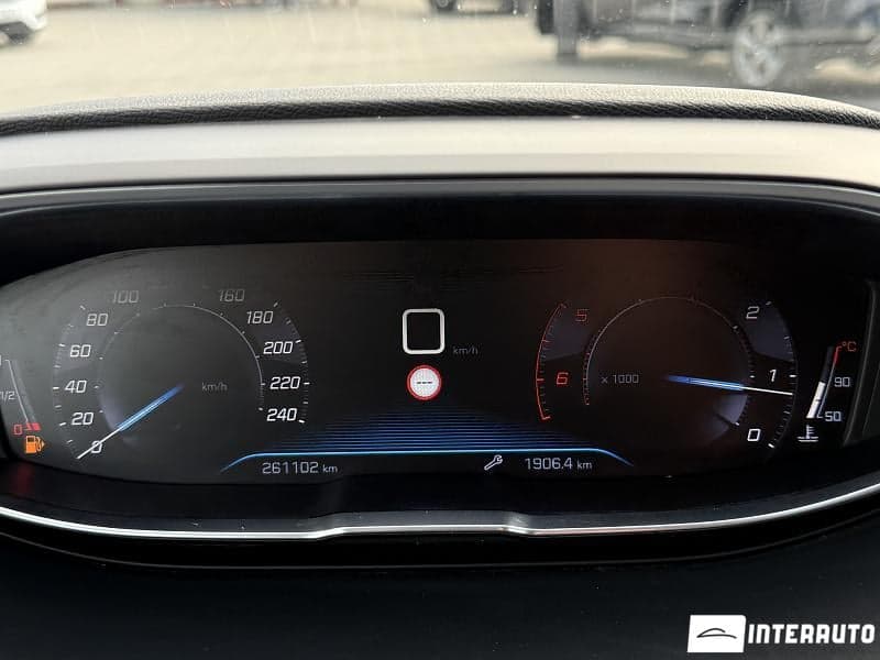 2018 Peugeot 5008 — Miniatură 11