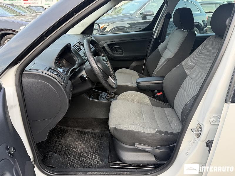 2014 Skoda Roomster — Miniatură 5